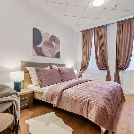 Luxe Living At Old Town Center Appartement Bratislava Buitenkant foto