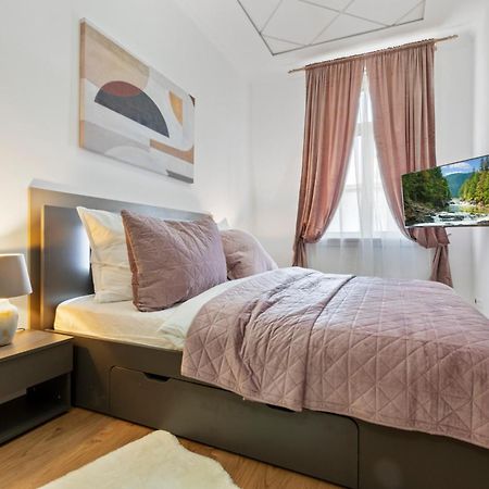 Luxe Living At Old Town Center Appartement Bratislava Buitenkant foto