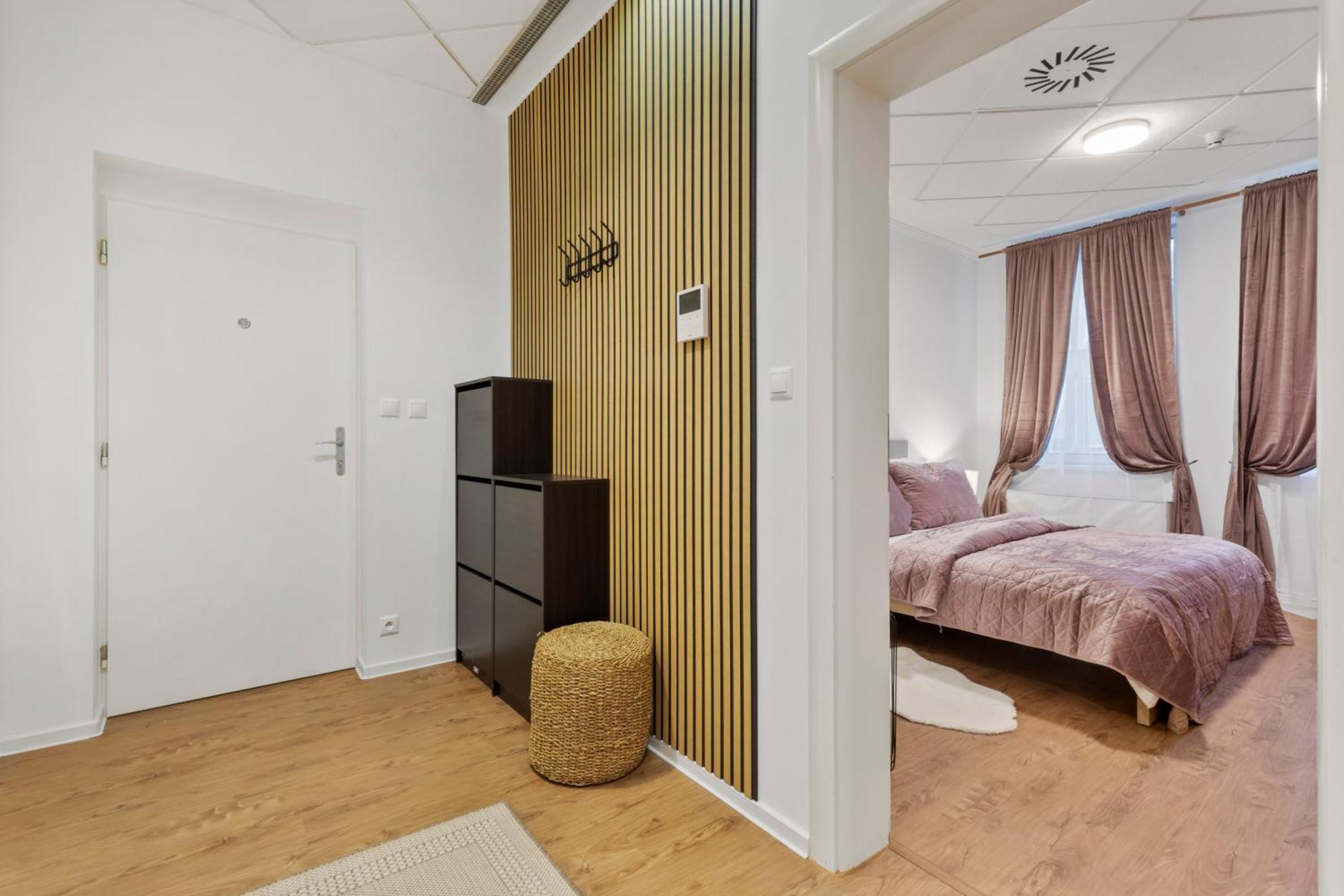 Luxe Living At Old Town Center Appartement Bratislava Buitenkant foto