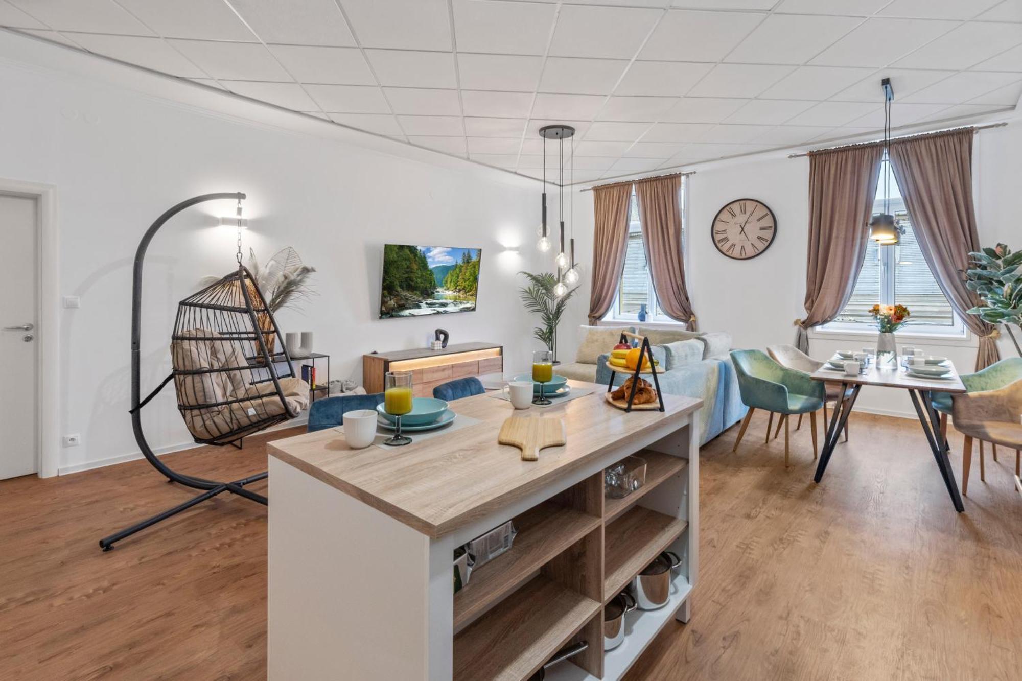 Luxe Living At Old Town Center Appartement Bratislava Buitenkant foto