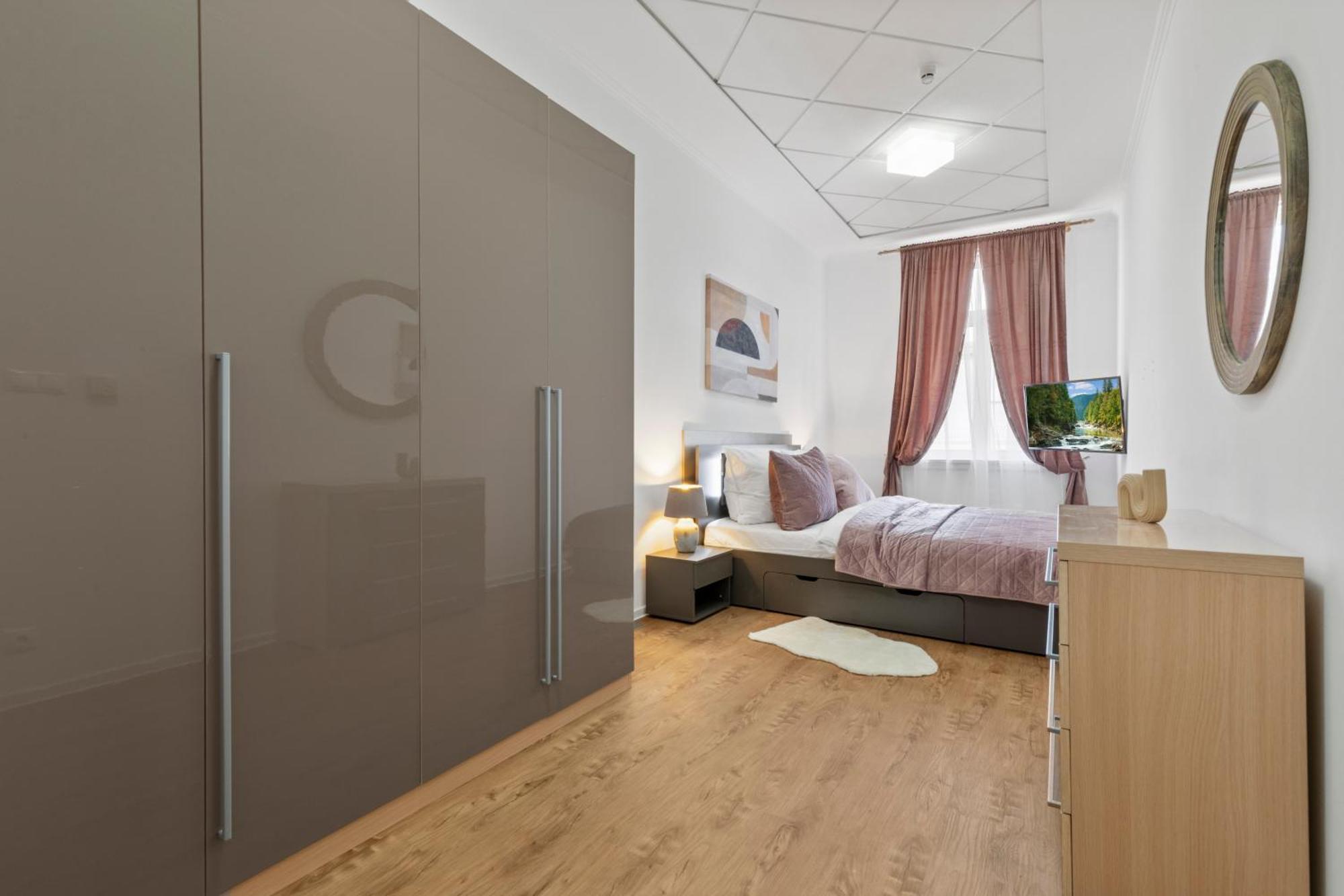 Luxe Living At Old Town Center Appartement Bratislava Buitenkant foto